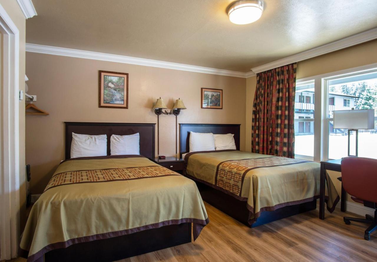 Charm Motel & Suites Burney Kültér fotó