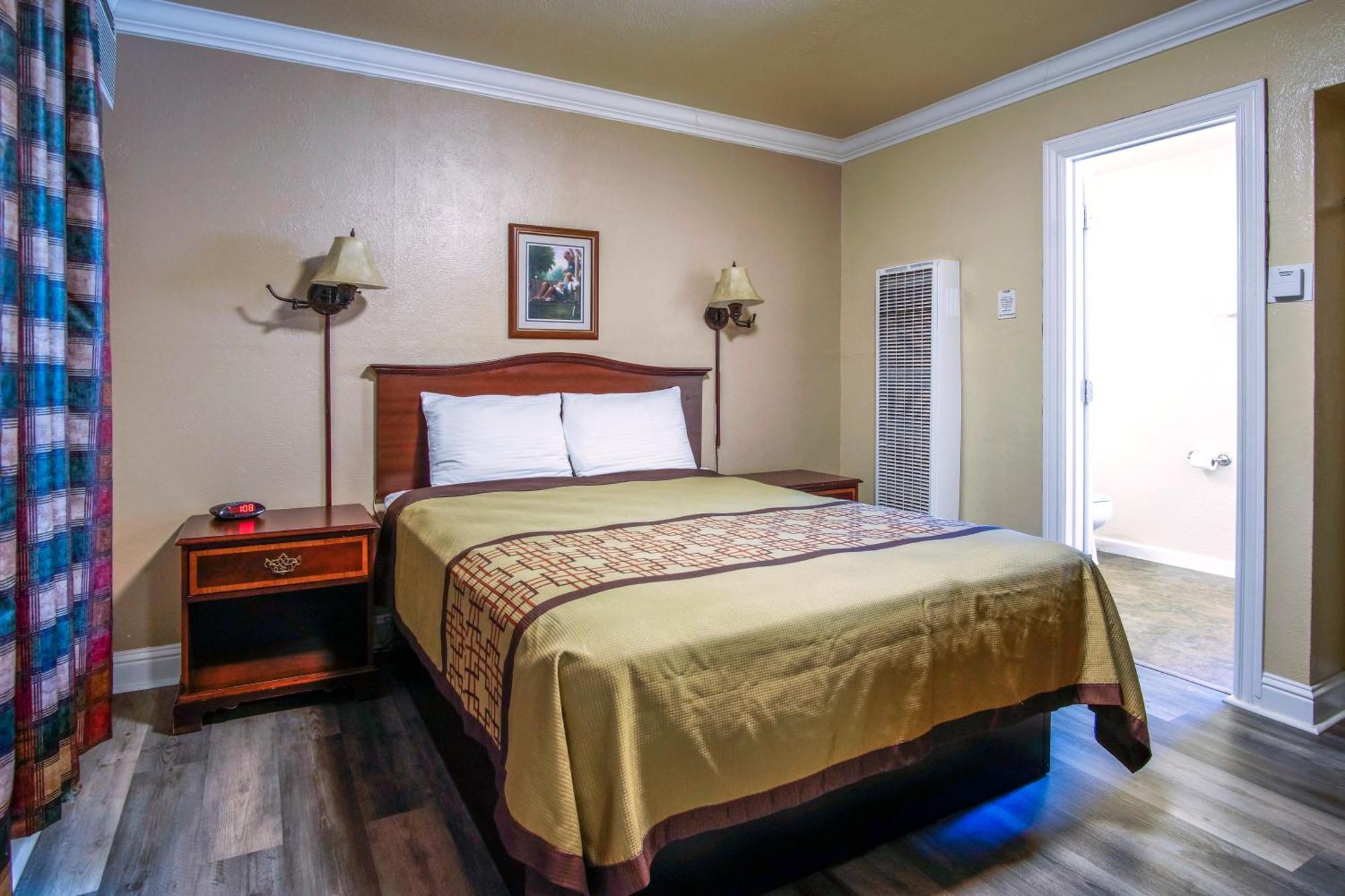 Charm Motel & Suites Burney Kültér fotó
