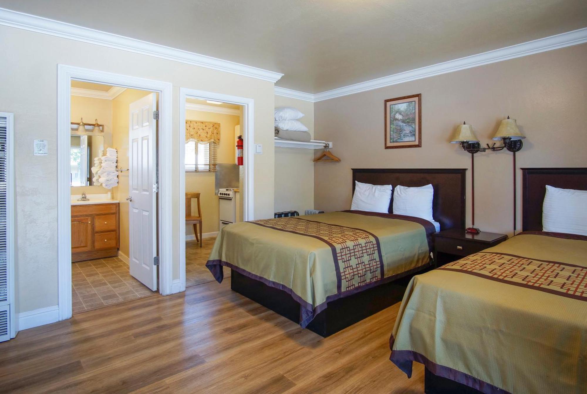 Charm Motel & Suites Burney Kültér fotó