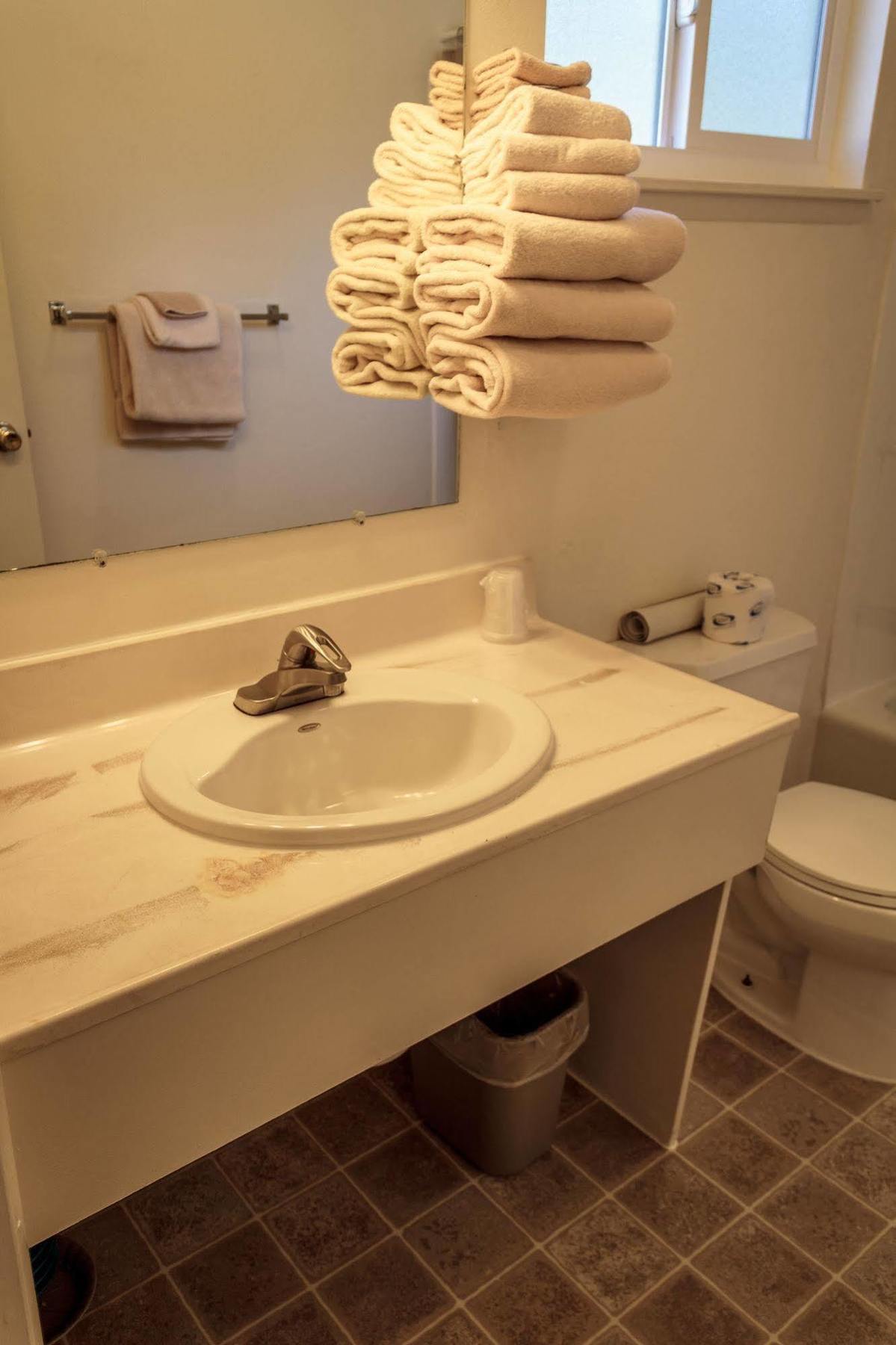 Charm Motel & Suites Burney Kültér fotó