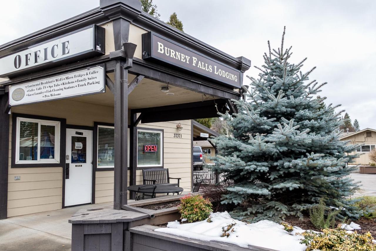 Charm Motel & Suites Burney Kültér fotó